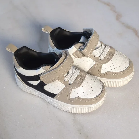 Carter's Tan and White Sneakers Size 5 (Baby) - Picture 2 of 7